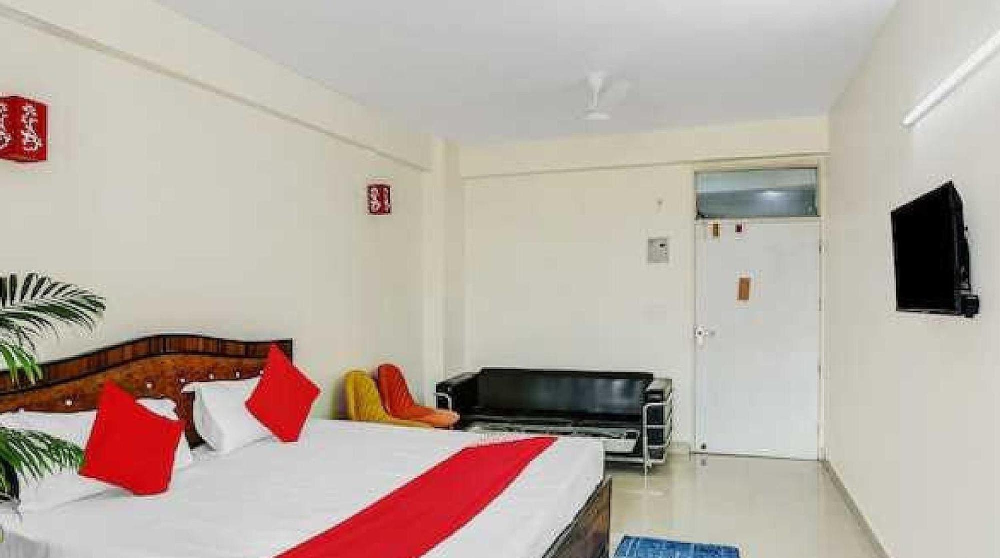 Hotel O Krishna Orchid Near Noida Sector 81 Metro Station Bagian luar foto