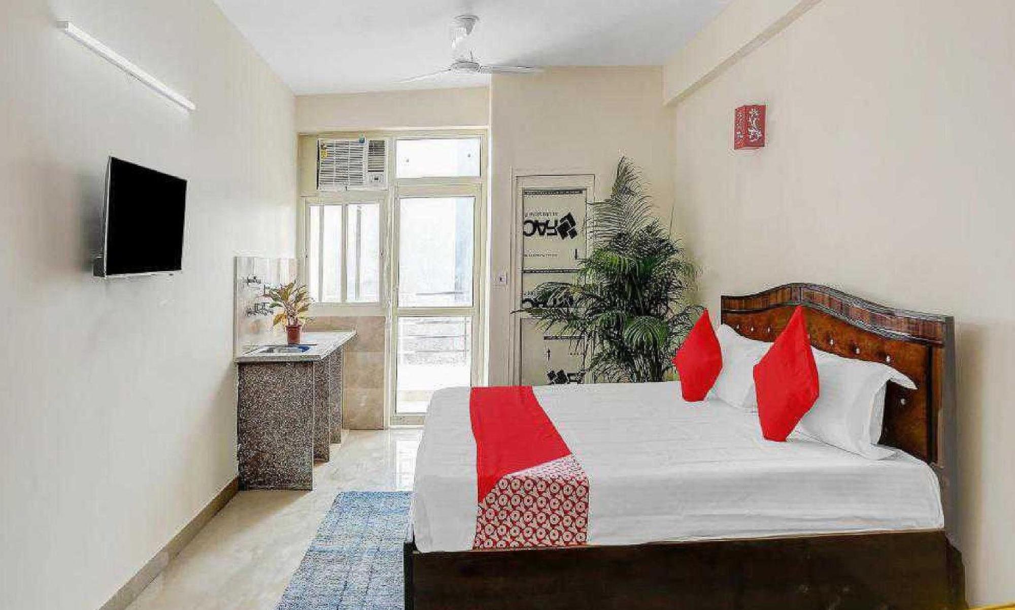 Hotel O Krishna Orchid Near Noida Sector 81 Metro Station Bagian luar foto