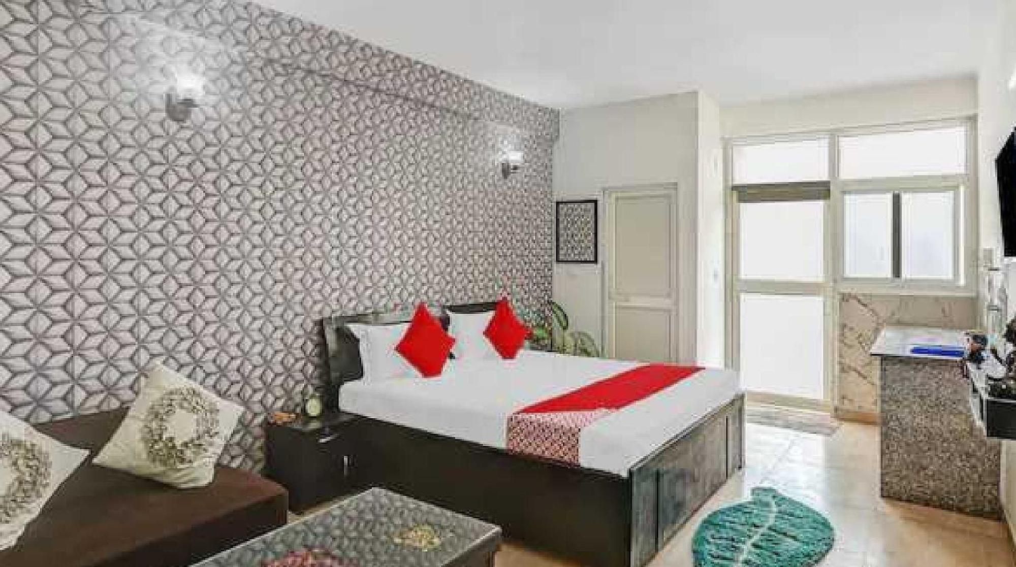 Hotel O Krishna Orchid Near Noida Sector 81 Metro Station Bagian luar foto