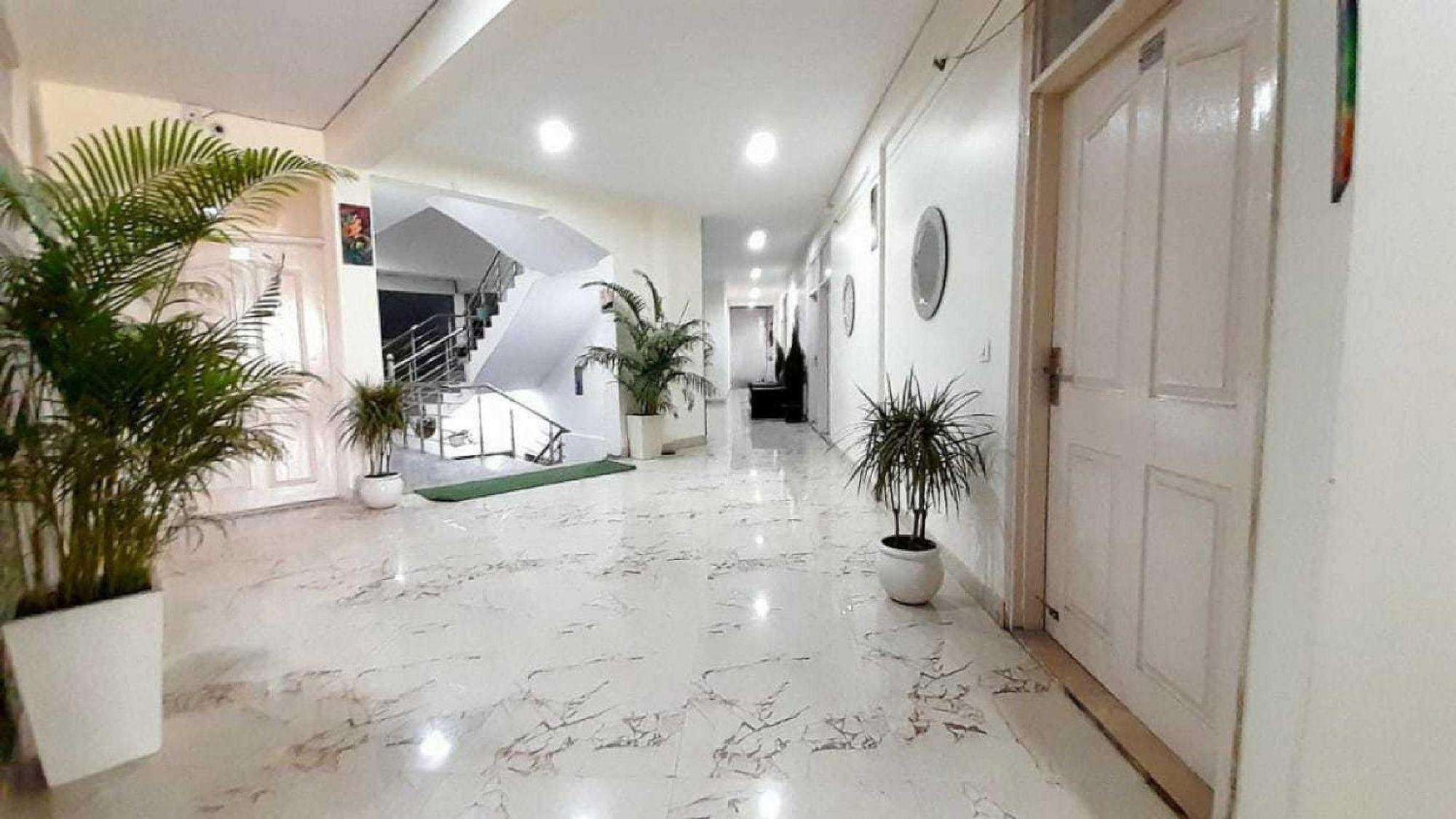 Hotel O Krishna Orchid Near Noida Sector 81 Metro Station Bagian luar foto