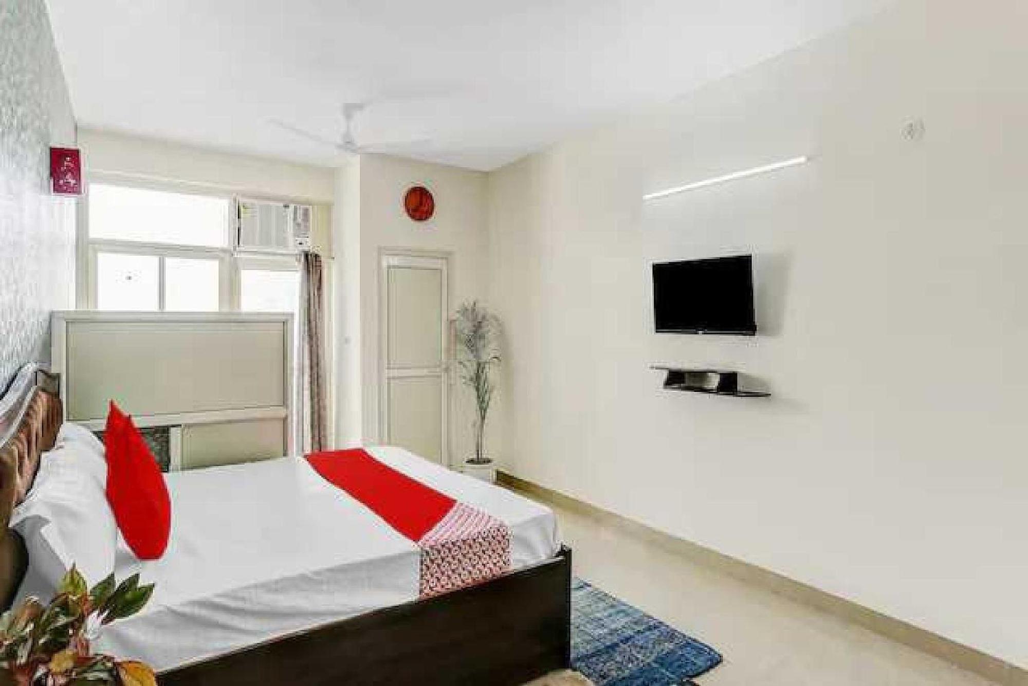 Hotel O Krishna Orchid Near Noida Sector 81 Metro Station Bagian luar foto